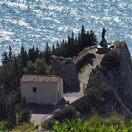 B&B Monolocale Delux, Nel Centro Storico Ed A Pochi Passi Dal Mare 3*